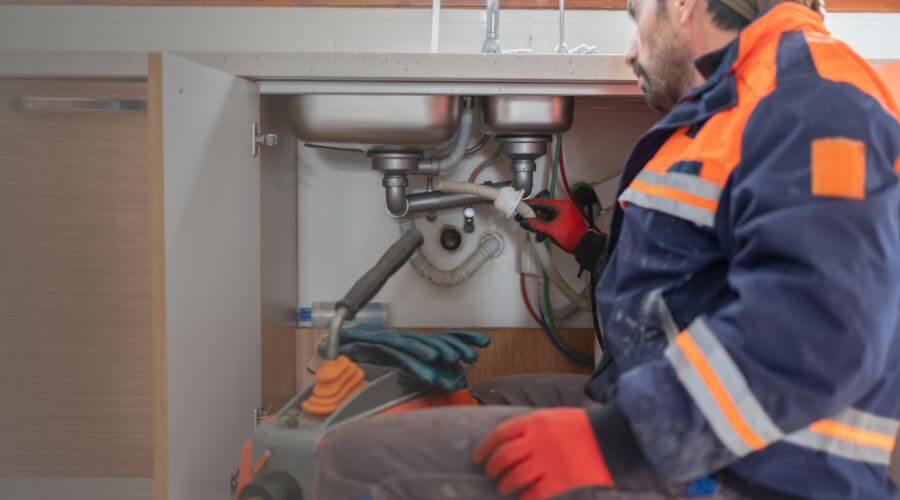 Professional tankless water heater installation services in Cooksville, MD